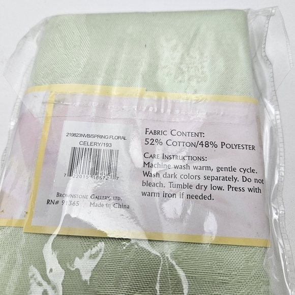 Damask Napkins set of 4 in green - Picture 2 of 4